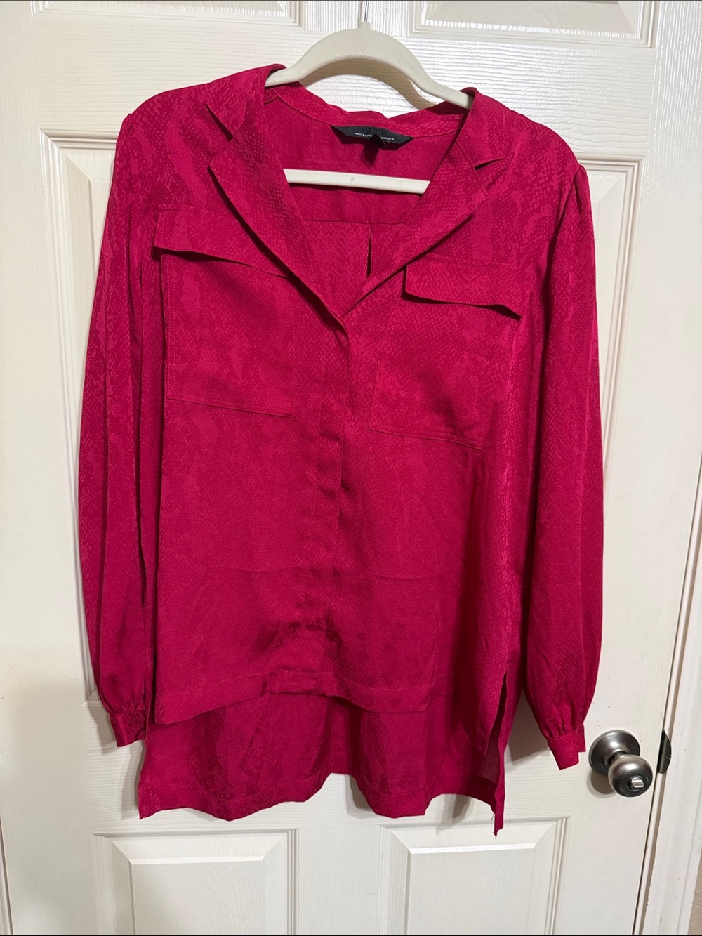 Women's Magenta Button-Front Long-Sleeve Blouse
